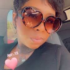 Yall stop wat u doing for a min and help me wish my mom a big HAPPY 70th  BIRTHDAY 🎂 🥳 if u ain't got nothing up today we at Loon feather