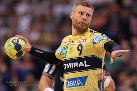 Jun 23, 2021 · 2017 hatte er seinen job als coach des sc dhfk leipzig aufgegeben und die nachfolge von dagur sigurdsson als bundestrainer angetreten. Sigurdsson Hyllar Klubbens Cl Beslut Pa Instagram A Statement For Handball Handbollskanalen