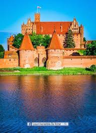 Lista include atât reprezentanți ai faunei indigene, cât și specii invazive sau introduse. Cel Mai Mare Castel Din Lume Castelul Malbork Polonia Like Share Daca Va Place Malbork Castle European Castles Castle