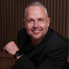 As an Amazon VP, I saw many people get promoted and many more fall behind.  I realized there are two main reasons people get stuck. Here they are: 1.  You aren't considered.