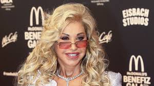 Carmen Kroll Archive