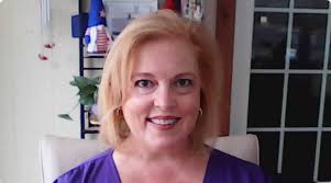 Hi everyone, trying to help out my wife with a professional head shot. Any  help is appreciated, but please be kind….if she kills me, Im coming for  you! lol Ideally looking to