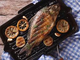 Ikan kakap kukus terlihat mudah dibuat dan sederhana bahannya. 3 Resep Ikan Gurame Ala Restoran Yang Gurih Mantap