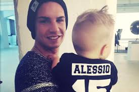 Pietro lombardi wirft steine mit alessio. Pietro Lombardi Alessio Sollte Anders Heissen Gala De