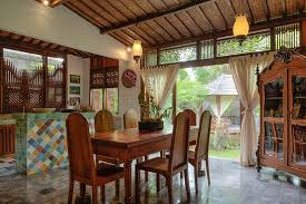 4 kamar, ruang tamu, dapur, kompor, dispnser, water heater, 1 vila kecil : Dining Room At Vila Demak Picture Of Villa Kampung Kecil Sanur Tripadvisor