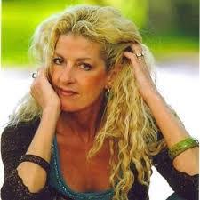 Linda Mitchell's Instagram, Twitter & Facebook