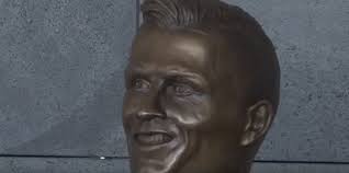 Cristiano ronaldo museum statue and cr7 shop in funchal madeira portugal. Perfect Week For Cristiano Ronaldo Ruined By Sweden And Awful Airport Bust Howler Magazine