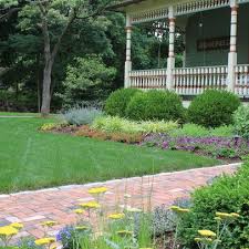 Pin By Susan Kendrick On Landscaping Landscaping Around House Foundation Planting Landscaping With Rocks
