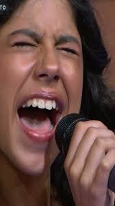 Hurt (Christina Aguilera) @ Praça da Alegria 🎤🎶✨