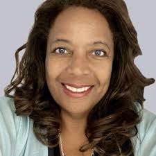 I'm excited to announce I've started a new role as Director, UW Alumni  Tours at the University of Washington Alumni Association.