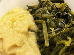 È qui infatti che questo piatto nasce e si diffonde in modo trasversale in tutto il tacco, segno che la sua bontà non lascia indifferente proprio nessuno.il purè di fave infatti, pur nella sua semplicità, è uno di quei piatti che una volta provato fatichi a scordare: Bari Experience Fave E Cicorie