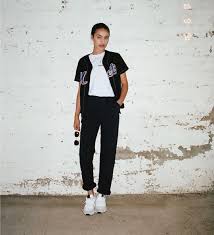See This Instagram Photo By Notbad4agirl Hip Hop Outfits Highsnobiety Fashion Hypebeast Women