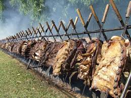 Feira De Tradicoes Gauchas Chega A Cuiaba Churrasco Fogo De Chao Costela Fogo De Chao Churrasco Gaucho