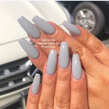To make those nails even more cuter and warmer, your base coat should be in pink and purple colors. Cute Nail Colors For Spring 2019 Classystylee