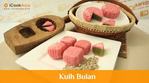 Shalat gerhana bulan atau shalat khusuf merupakan salah satu sunnah saat terjadinya gerhana bulan. Kuih Bulan Try Masak Icookasia Youtube