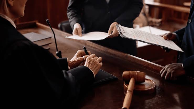 The Role of a Criminal Defense Lawyer in Plea Bargaining