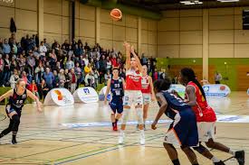 Laura benkarth torwart 10 spiele 0 tore merle frohms torwart 14 spiele 0 tore stina johannes torwart 0 spiele 0 tore sara doorsoun abwehr 35 spiele 1 tor marina. In Der Basketball Bundesliga Bleibt Der Bc Marburg An Der Spitze