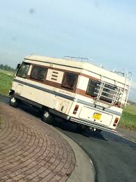 Pin By Eric Vial On Classic Campers And Caravans Classic Campers Old Vintage Cars Cool Campers