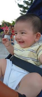 Barranqueras #reyesmagos Los chicos disfrutaron sacándose fotos con los  Reyes Magos en Plaza Sarmiento, compartiendo un momento lleno de magia y  alegría.