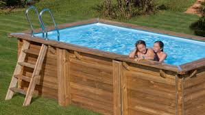 Langlebiges Massivholzbecken Mit Filteranlage Handlauf Folienauskleidung Und Leiter In Rechteckform Aus Franzosischer Pefc Zertifiziert Pool Handlauf Treppe