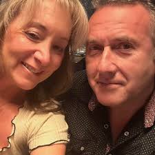 Is a visible seam in crown molding