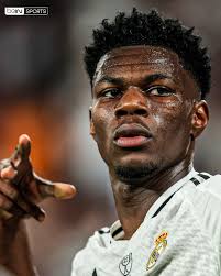 🔴 𝐀𝐔𝐑𝐄́𝐋𝐈𝐄𝐍 𝐓𝐂𝐇𝐎𝐔𝐀𝐌𝐄́𝐍𝐈 𝐑𝐄́𝐀𝐆𝐈𝐓 𝐀 𝐋𝐀  𝐃𝐄́𝐅𝐀𝐈𝐓𝐄 𝐃𝐔 𝐑𝐄𝐀𝐋 ! 💬 En story Instagram, le milieu français a  publié : 🗣️ "𝗜𝗹𝘀 𝗰𝗲́𝗹𝗲̀𝗯𝗿𝗲𝗻𝘁 𝗻𝗼𝘀 𝗱𝗲́𝗳𝗮𝗶𝘁𝗲𝘀  𝗰𝗼𝗺𝗺𝗲 𝘀𝗶 𝗼𝗻 𝗻'𝗮𝗹𝗹𝗮𝗶𝘁 ...