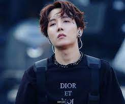 Februar 1994 in gwangju) ist ein südkoreanischer rapper . J Hope Jung Ho Seok Bio Facts Family Life Of South Korean Rapper