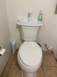 my couchsurfing host has a sink built