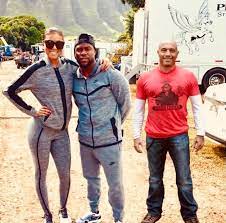 Joe rogan dissed during skywritten marriage proposal in la the wrap 243. How Tall Is Kevin Hart Joerogan