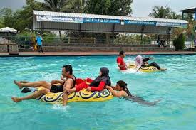 Tempat ini cukup disukai karena harga tiket masuk waterboom lippo cikarang tidak terlalu mahal. Tiket Masuk Ciblo Waterboom Lokasi Dan Harga Tiket Masuk Waterboom Lippo Cikarang Bekasi Demikian Pembahasan Kami Mengenai Daftar Wahana Yang Bisa Anda Rasakan Di Waterboom Pantai Indah Kapuk Steffan Swan