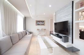 Pipa ventilasi atap kami terkadang terhalang oleh es di musim dingin. Tips Agar Rumah Berplafon Rendah Tetap Terasa Adem