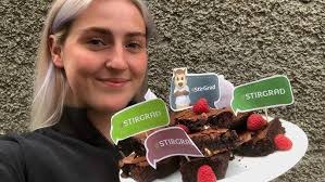 Baking with Eve (#StirGrad cake decorations!)