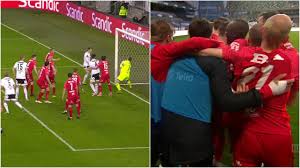 Han gir alt for de blå, doff vil kun godsets eirik ulland andersen har scoret mer av ligaens midtbanespillere enn kristoffer zachariassen. Hat Trick Zachariassen Vred Om Kniven I Brann Saret Etter Vanvittig Dramatikk Eurosport