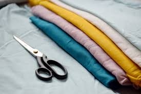 Pauli pullovern und hoodies für männer. Regenbogen Pullover Nahen Mit Stoffresten Ein Mutmacher Nahprojekt