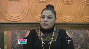 Larry le agradeció a la joven mexicana por regalarnos este bello detalle de tocar este corrido tan especial para mí. Esposa De Un Antiguo Amigo De Larry Hernandez Habla De La Personalidad Del Cantante Video Telemundo