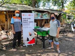 Majlis agama islam dan adat istiadat melayu perlis (maips) komited membantu golongan asnaf terjejas perintah kawalan pergerakan. Hsbc Indonesia Lewat Rumah Zakat Bantu 324 Umkm Terdampak Republika Online