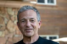 Darrel Kent's Instagram, Twitter & Facebook