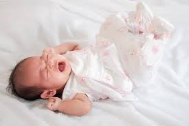 Hal ini dapat memberikan kelegaan dari ketidaknyamanan seperti kembung, kram dan gangguan pencernaan. Kolik Infantil Menyebabkan Bayi Jadi Rewel Terus Hello Sehat