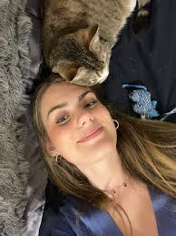 Hi! My name is Niamh (23, they/she) I'm looking for a short-term place to  sublet for June and July 2025 between leases! I'm currently in Lakeview but  open to most neighborhoods! I'm