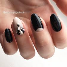 Oval Short Black Almond Shaped Nails 24 Cute Designs For Oval Nails To Rock Anywhere Oval Nails Designs Oval Nails Oval Nail Art