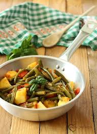 In agosto nella provincia di grosseto si tengono diverse sagre dell'acquacotta nei paesini alle pendici del monte amiata, tra cui cana e santa fiora. Fagiolini E Patate Al Pomodoro Ricetta Fagiolini E Patate Cibo Etnico Fagiolini