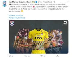 Un duelo que estuvo marcado por un fuerte debate previo, que retrasó el inicio del pitazo inicial, y por el temor de los futbolistas que estuvieron en la cancha. En Homenaje Al Carnaval Con La Fuerza Del Sol San Marcos Presento Nueva Indumentaria