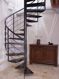 Escalier Helicoidal Metallique Photo S35 Gamme Initiale Spir Deco Contemporain Marches En Tole Lisse P Deco Contemporaine Escalier Escalier Contemporain
