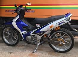 Sektor dapur pacu motor ini menggunakan mesin 2 tak dengan kapsitas ruang bakar 124.3 cc single silinder dan memiliki ukuran bore x stroke 53.8 x 54.7 mm dengan kompresi rasio yang rendah 6.5 : Harga Yamaha 125z Bekas Tembus Rp 94 2 Juta Apa Istimewanya Kumparan Com