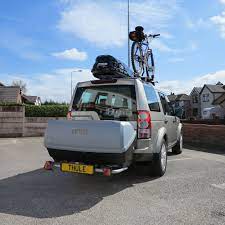 Thule Backup 900 Box 0n Easybase Platform Http Www Drbcarspares Co Uk Catalogue Thule Cargo Travel Solutions Thule Back Up 900 Luggage Box 420 Litres