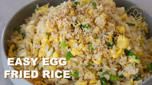 Fried rice with mutton curry or chicken curry is usually combined. 5 Minutes Easy Egg Fried Rice Youtube