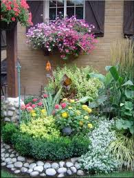 40 Amazing Flower Beds Ideas For Your Beautiful Front House Pertamanan Tanaman Pertamanan Belakang Rumah