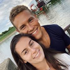 Yvette Frison's Instagram, Twitter & Facebook