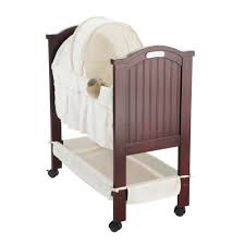 Crafted to complement your home, the eddie bauer classic collection rocking bassinet soothes your little one with a gentle rocking motion or locks into place for undisturbed sleep. The Review About How Amazing Eddie Bauer Bassinet Kids Bedroom Design Ideas