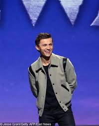 The latest tweets from @tomholland1996 Tom Holland Obnadezhil Fanatov I Zayavil Chto Prodolzhit Igrat Rol Cheloveka Pauka